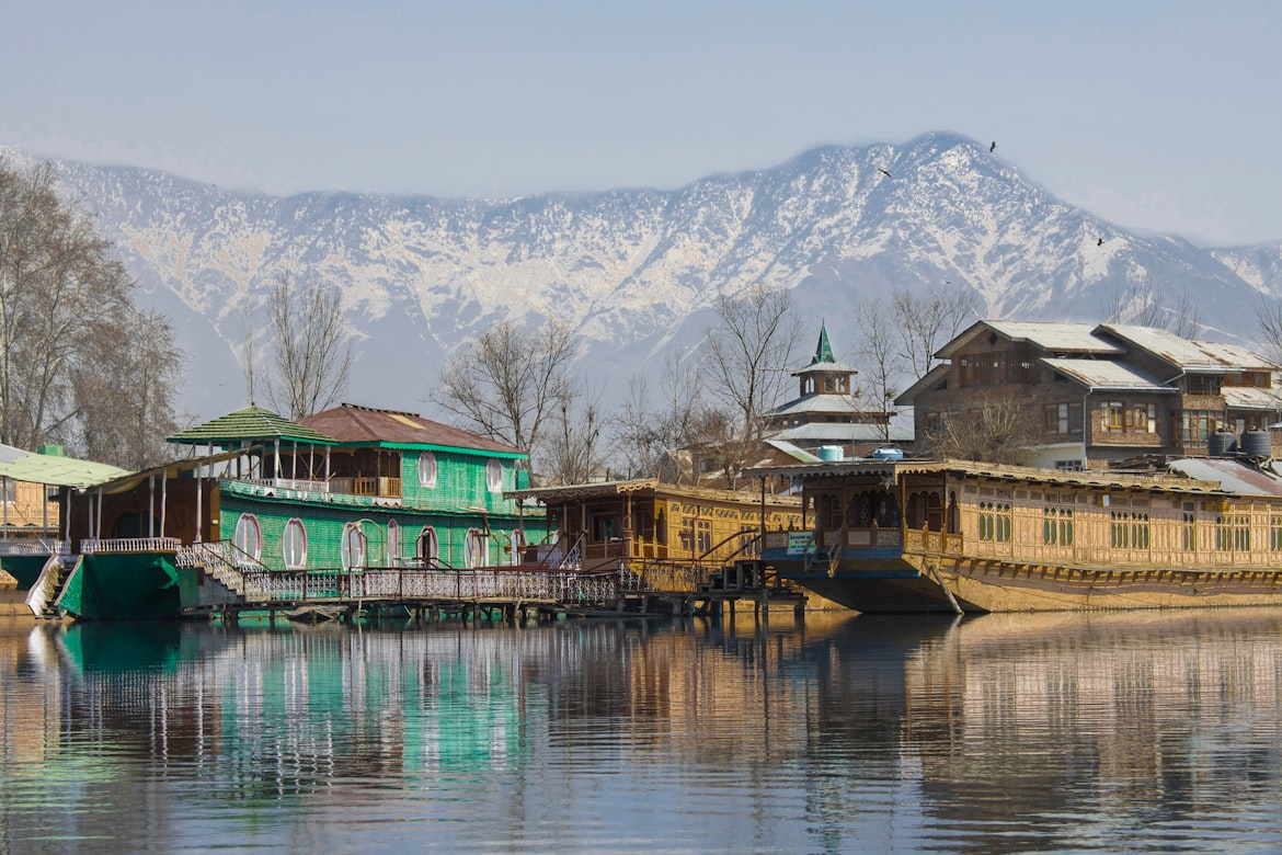 Kashmir Paradise Valleys & Houseboat