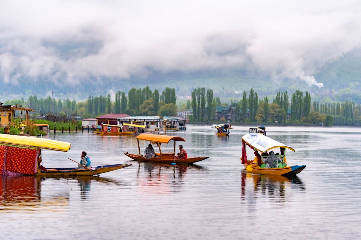 Kashmir Paradise Valleys & Houseboat